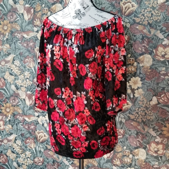 Black and Red Roses Floral velvet top Off Shoulder 3XL - Picture 6 of 6
